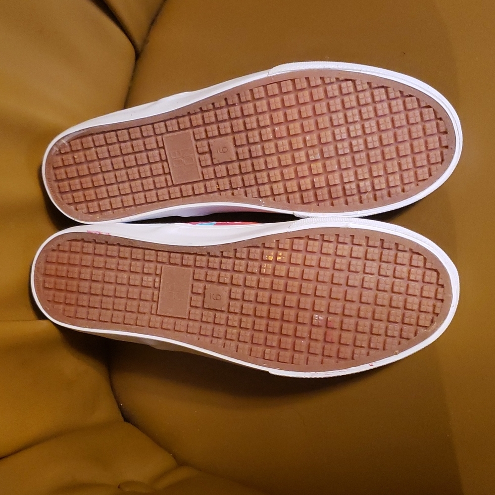 Hand painted slip on shoes - Picture 4 of 4